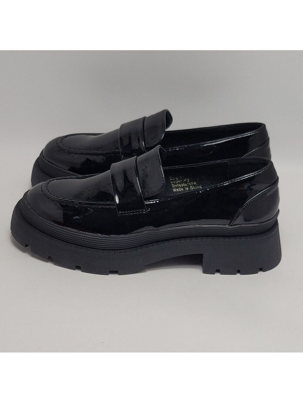 New York & Company Women's Penny Chunky Lug Sole Black Patent Leather Loafers 9 - Picture 2 of 13